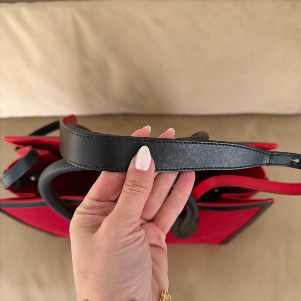 CHRISTIAN LOUBOUTIN Medium PALOMA BAG - Picture 15 of 16